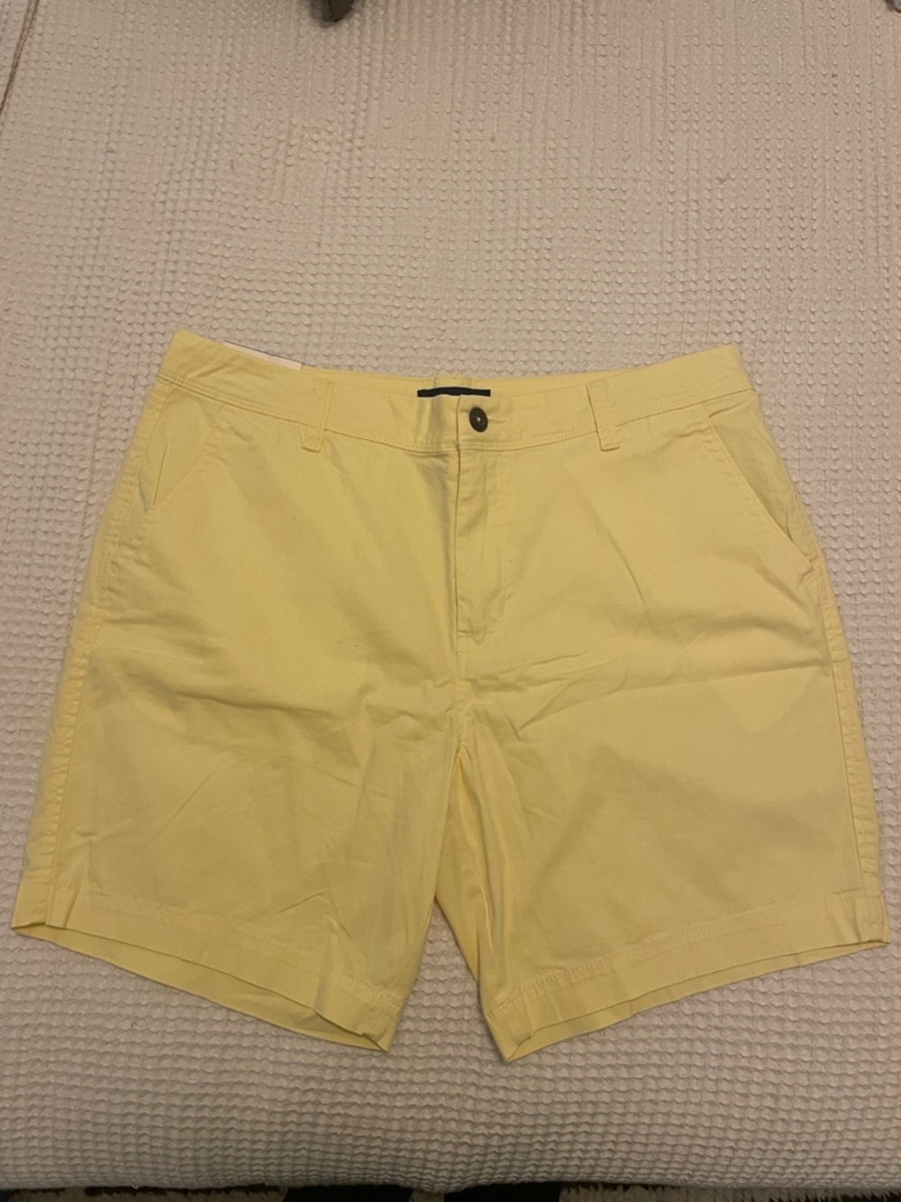 Men's Chino Shorts in Buttercream Yellow